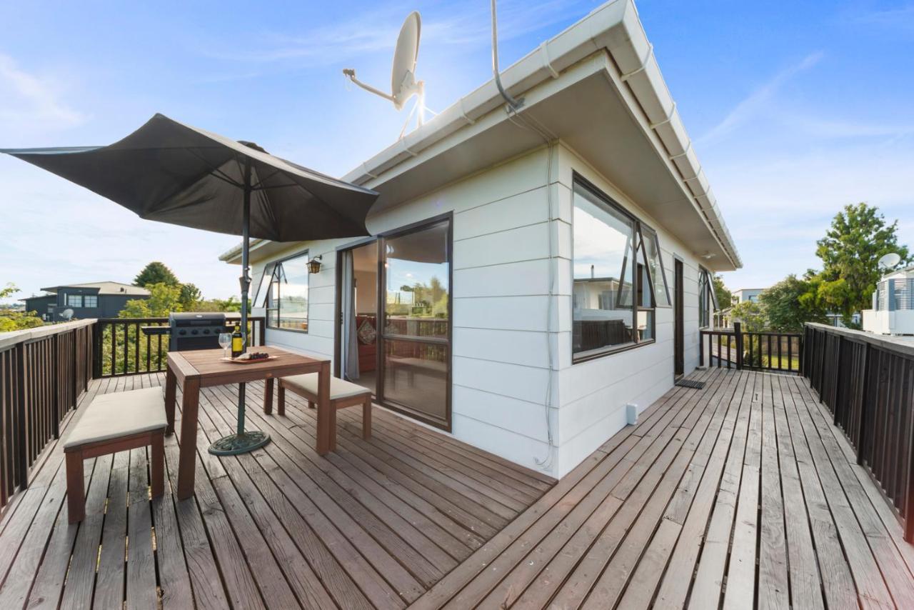 Rainbow Lake House - Lake Taupo Holiday Home Esterno foto