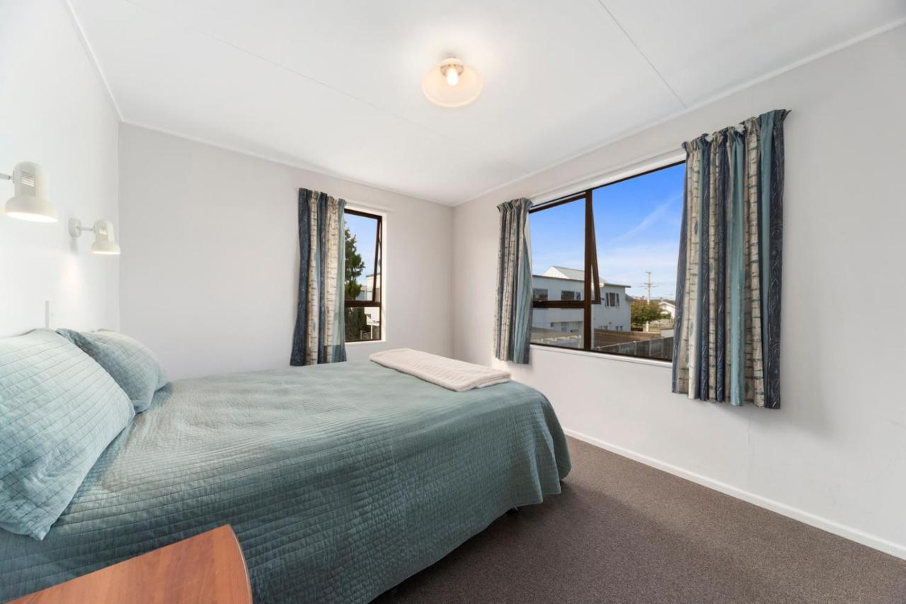 Rainbow Lake House - Lake Taupo Holiday Home Esterno foto